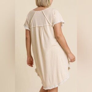 Umgee Women’s Striped White Tan Dress Fringe Hem Linen Cotton Pocket Size Large